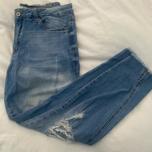 KanCan Denim - KanCan Ripped Distressed Light Wash Jeans - Size 29